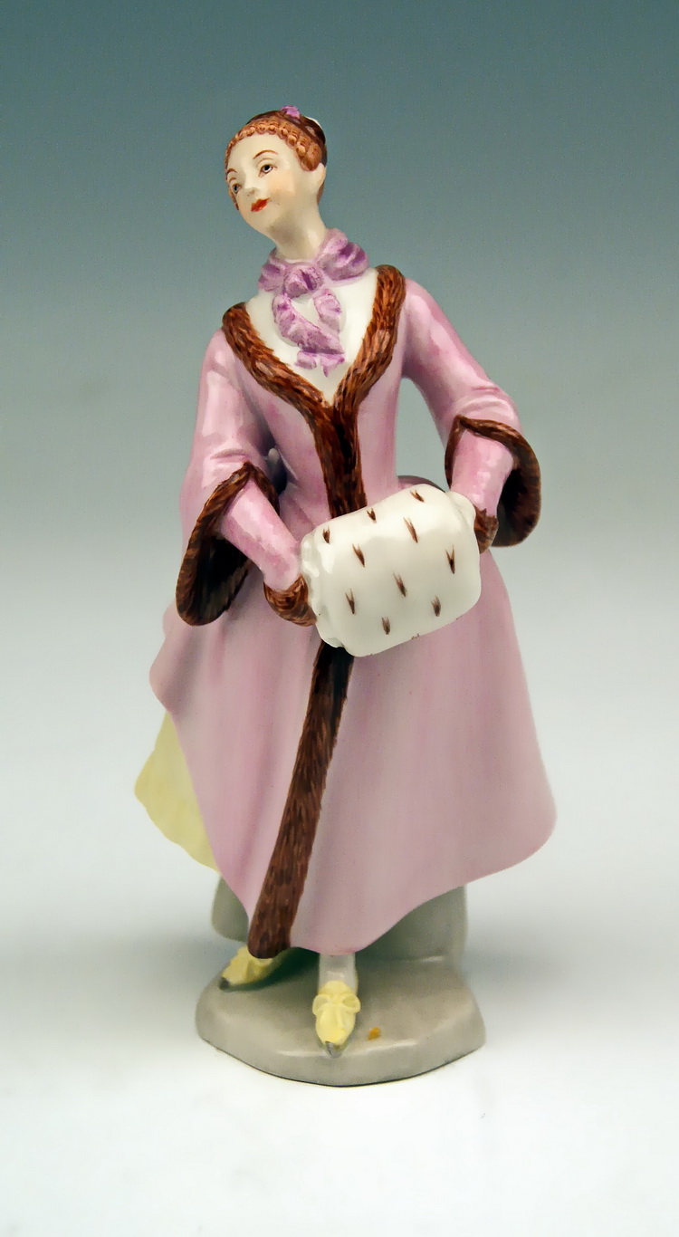 VIENNA AUGARTEN FIGURINE FIGUR MADE CIRCA 1965