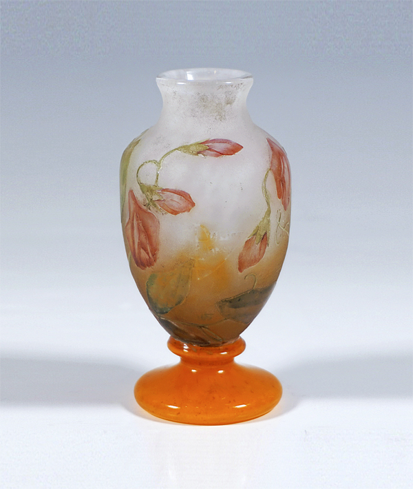 Daum Freres Art Nouveau solifleur vase sweat pea decor solitary vase sweet pea decor Nancy France 1910-1915