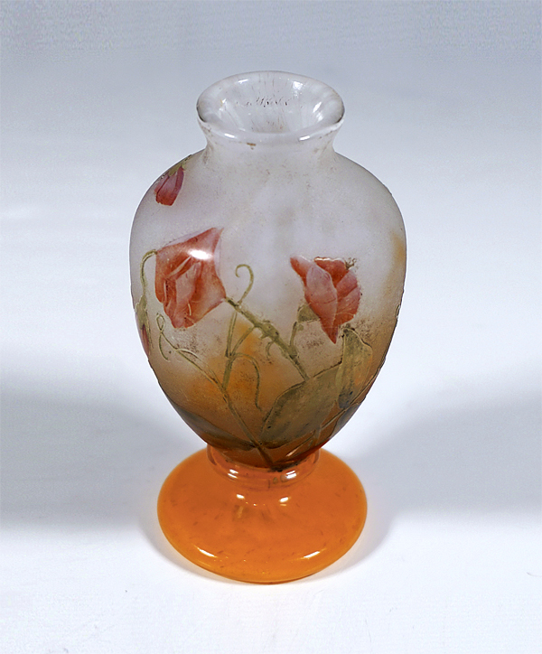 Daum Freres Art Nouveau solifleur vase sweat pea decor solitary vase sweet pea decor Nancy France 1910-1915