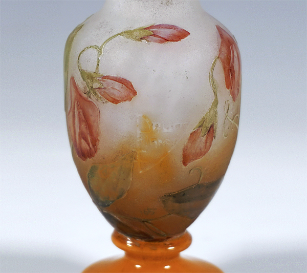 Daum Freres Art Nouveau solifleur vase sweat pea decor solitary vase sweet pea decor Nancy France 1910-1915