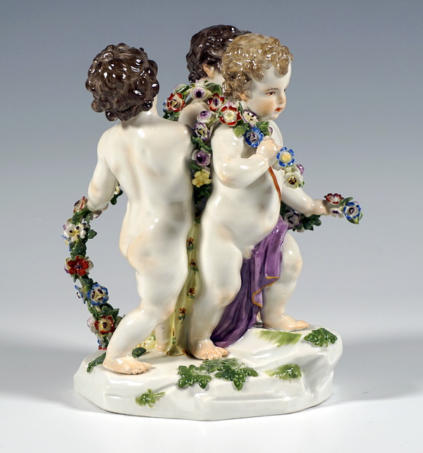 Meissen group three cupids with flower three cupids with flower garland MV Acier ca 1860