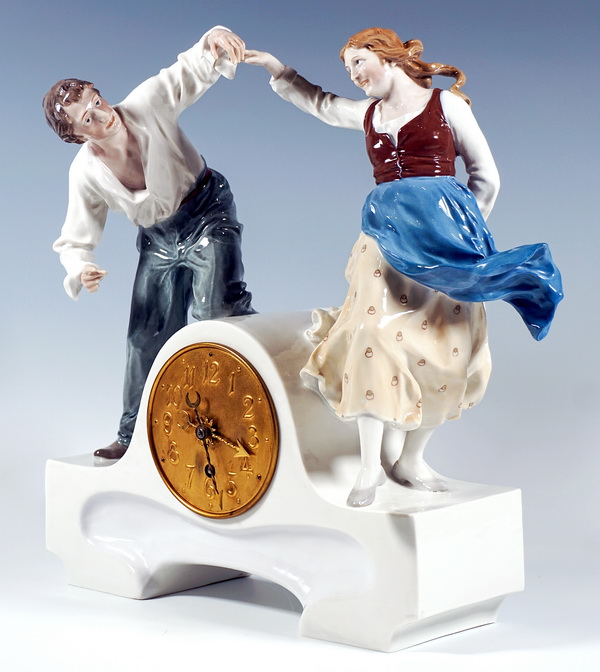 Meissen Art Nouveau mantel clock wit dancing couple Aufsatzuhr mit Tanzpaar Konrad Hentschel circa 1910