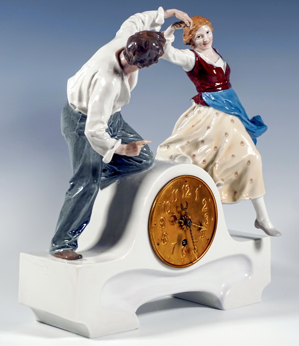 Meissen Art Nouveau mantel clock wit dancing couple Aufsatzuhr mit Tanzpaar Konrad Hentschel circa 1910